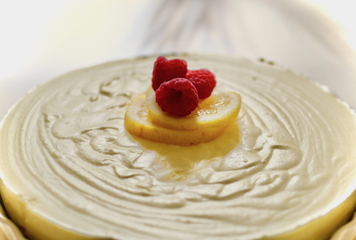 when life gives you lemons, make an easy no-bake lemon cheesecake