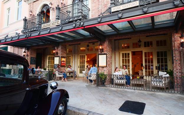 Ledson Hotel patio